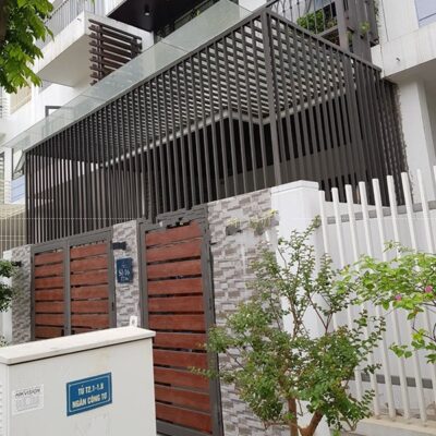 Khung sắt bảo vệ chuồng cọp