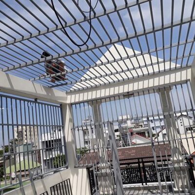 Khung sắt bảo vệ chuồng cọp