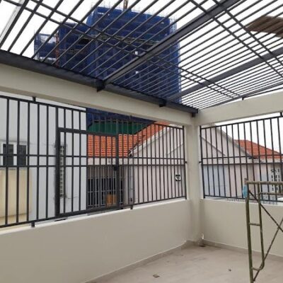 Khung sắt bảo vệ chuồng cọp