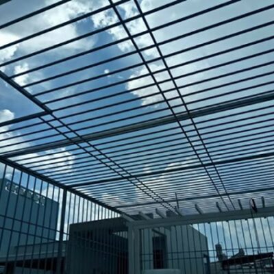 Khung sắt bảo vệ chuồng cọp