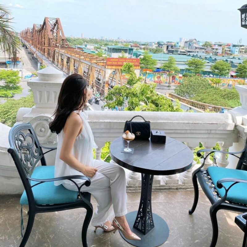 Bàn ghế gỗ chân sắt quán cafe (Mẫu 6)
