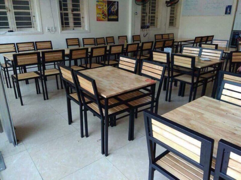 Bàn ghế gỗ chân sắt quán ăn (Mẫu 4)