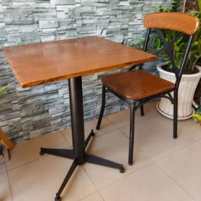 Bàn ghế gỗ chân sắt quán cafe (Mẫu 2)