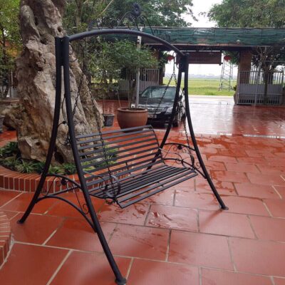 Xích đu ngoài trời